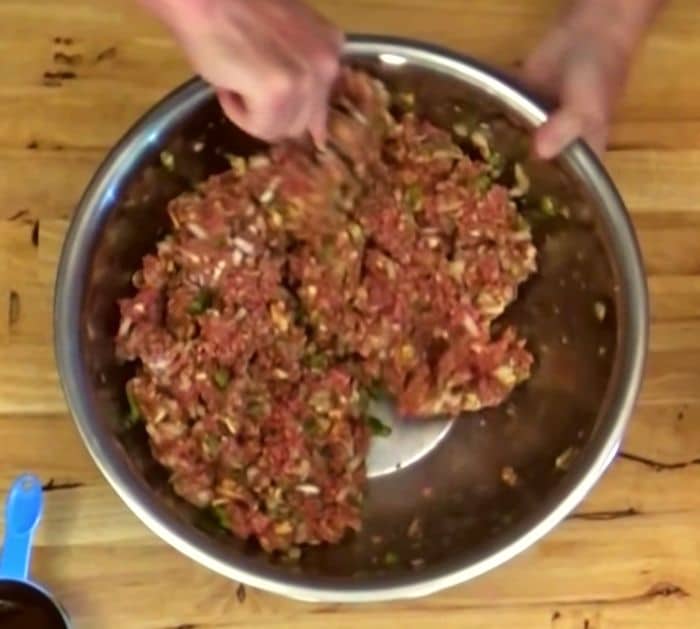 https://diyjoy.com/wp-content/uploads/2022/02/Easy-Skillet-Meatloaf-Recipe.jpg