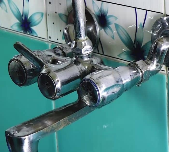 Easy Way To Clean And Restore Bathroom Taps