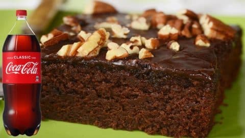 How To Make A Coca-Cola Chocolate Cake | DIY Joy Projects and Crafts Ideas