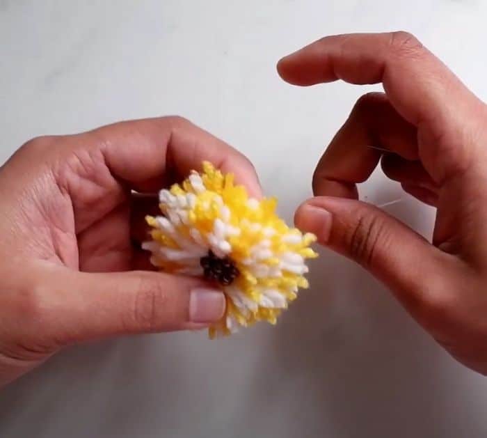 How To Make DIY Hair Clips Using Yarn
