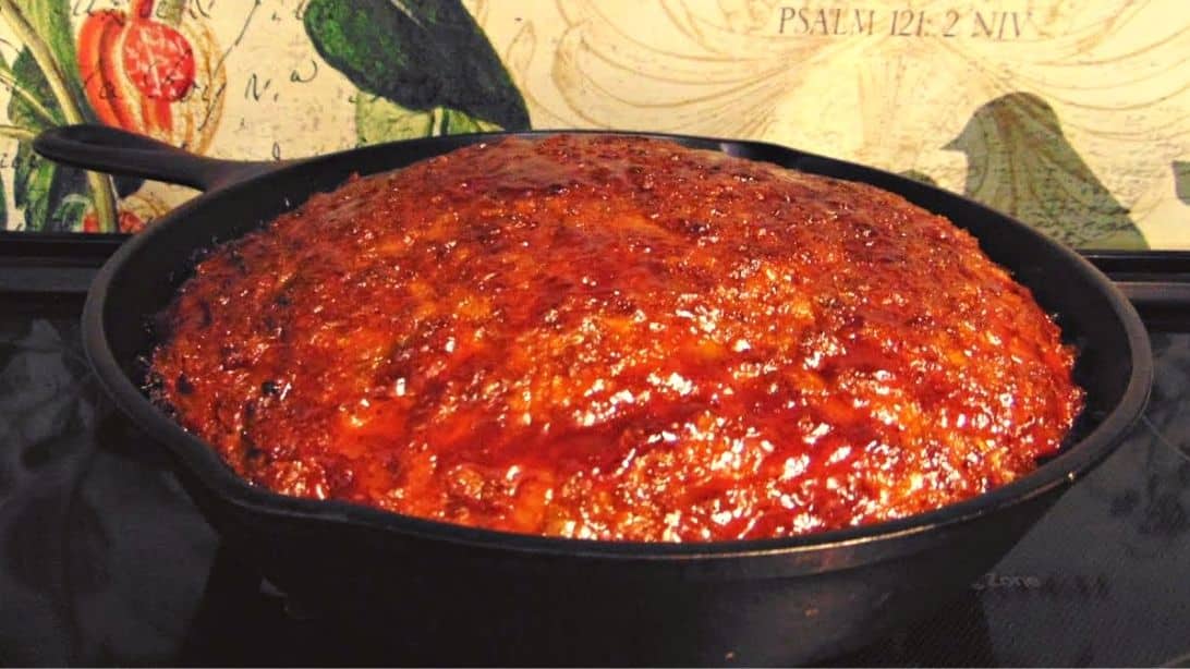 Old-Fashioned Skillet Meatloaf Recipe | DIY Joy Projects and Crafts Ideas