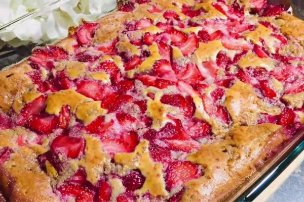 Old-Fashioned Strawberry Cobbler Recipe