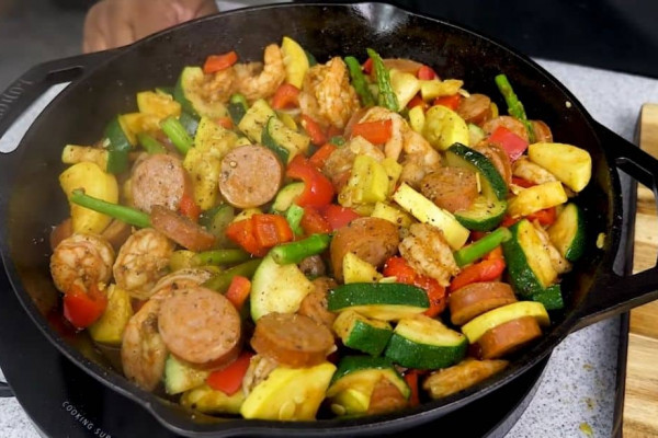 Skillet Cajun Shrimp, Sausage, and Vegetable Recipe