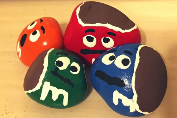 Super Easy DIY M&M Painted Rocks Tutorial