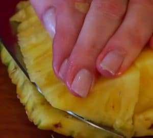 1-Minute Pineapple Cutting Hack - DIY Joy