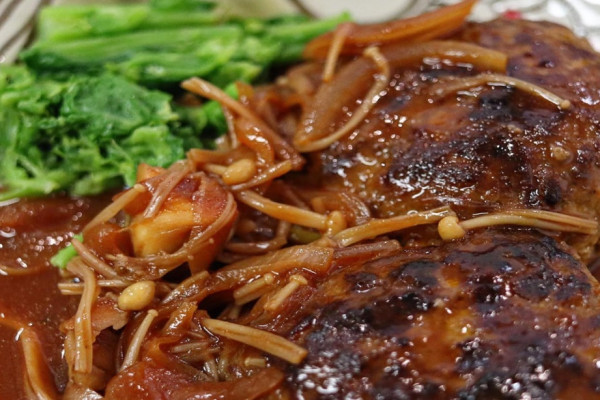 hamburger steak in brown mushroom gravy recipe