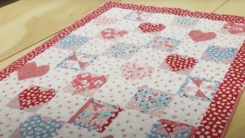 How to Make a Hearts and Pinwheel Quilt | DIY Joy Projects and Crafts Ideas