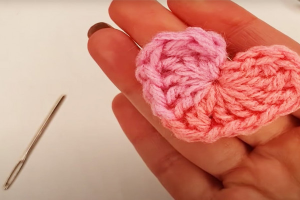 how to crochet a heart in 2 minutes