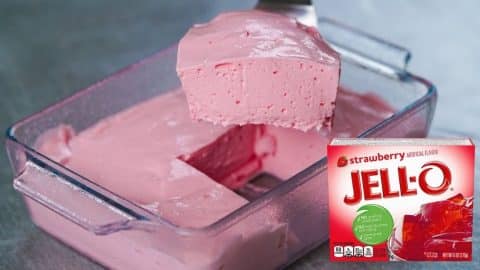 3-Ingredient Strawberry Jello Dessert Recipe | DIY Joy Projects and Crafts Ideas