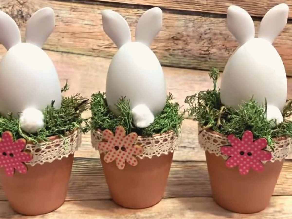 These Moss Easter Eggs are the Cutest Dollar Store DIY Easter Craft