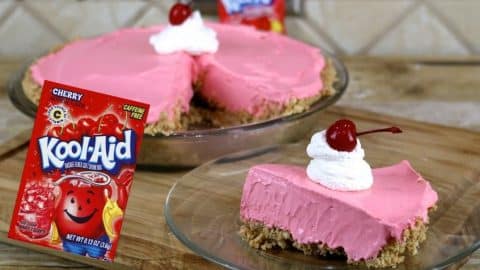 Easy 5-Ingredient Kool-Aid Pie Recipe | DIY Joy Projects and Crafts Ideas