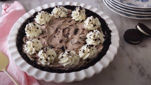 Easy 6-Ingredient No-Bake Oreo Pie Recipe