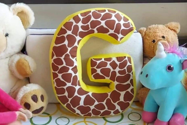 Easy Personalized Letter Pillow Sewing Tutorial