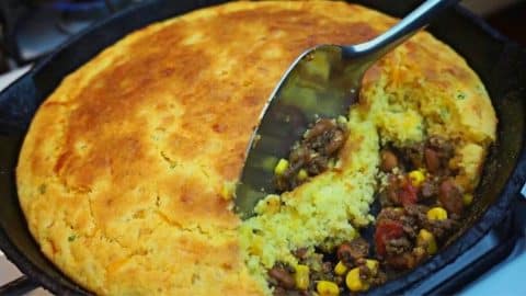 Easy Skillet Mexican Cornbread Recipe | DIY Joy Projects and Crafts Ideas