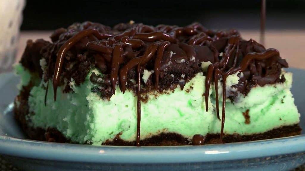St. Patrick's Day Chocolate Mint Cheesecake Bars