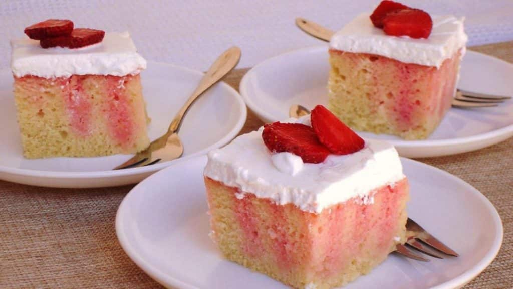 strawberry poke cake recipe