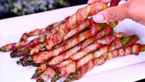 Easy 20-Minute Bacon-Wrapped Asparagus Recipe | DIY Joy Projects and Crafts Ideas