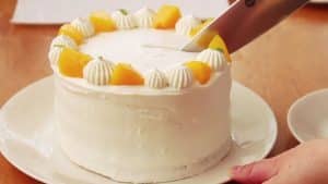 Easy 6-Ingredient Peach Cream Cake Recipe