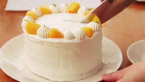 Easy 6-Ingredient Peach Cream Cake Recipe | DIY Joy Projects and Crafts Ideas