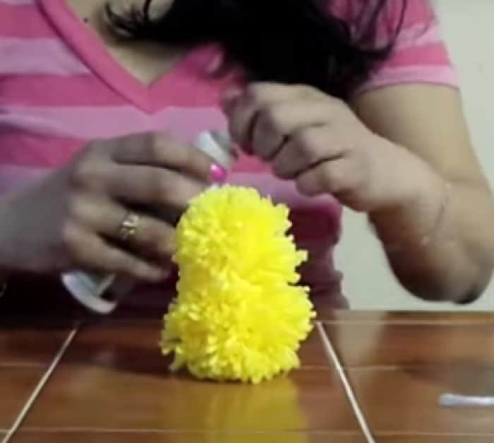 How To Make A DIY Yarn Chick