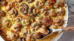 Skillet Creamy Garlic Mushrooms And Bacon Recipe