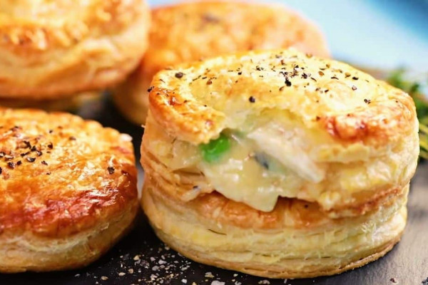 Super Easy Chicken Pot Pie Biscuits Recipe