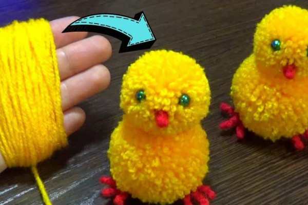 Super Easy Yarn Pom-Pom Chick