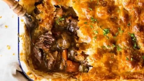 Chunky Beef and Mushroom Pie Recipe | DIY Joy Projects and Crafts Ideas