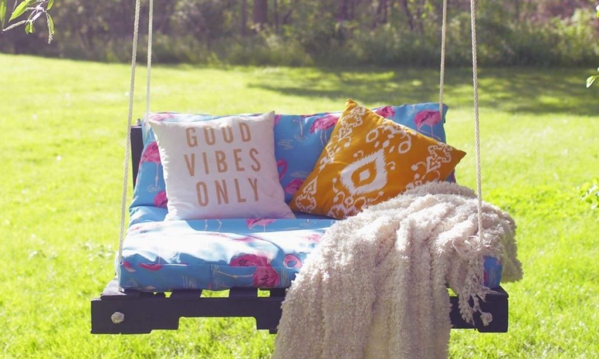 Pallet swing chair hotsell