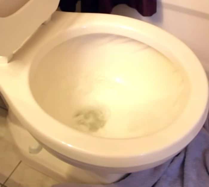 https://diyjoy.com/wp-content/uploads/2022/05/Easy-Toilet-Unclogging-Tutroial.jpg