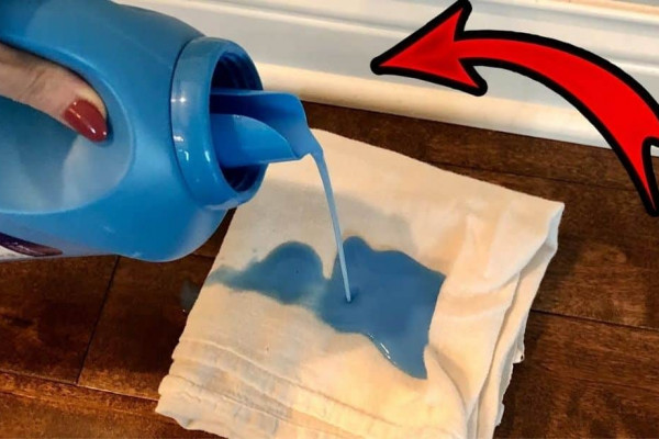 Genius Furniture & Baseboard Dust Cleaning Trick