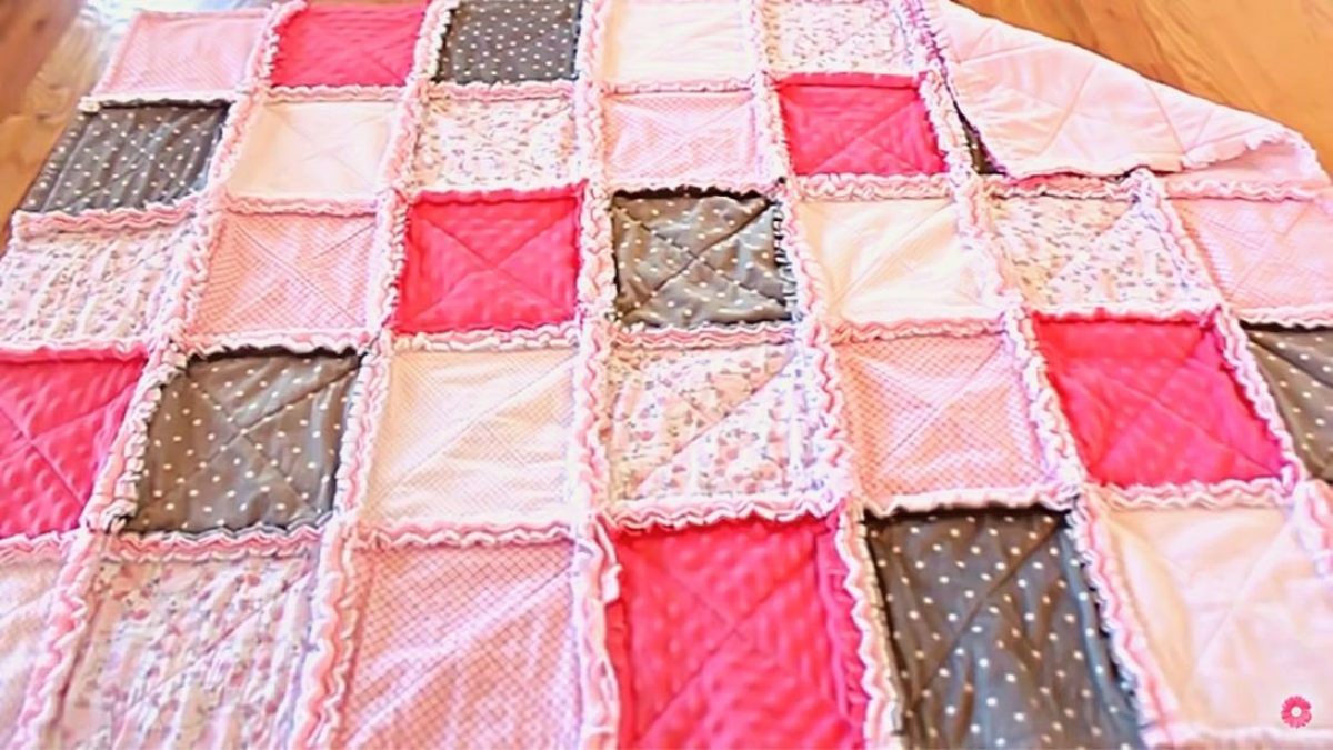 How to Make a Rag Quilt & the Best Scissors to Use for the Job