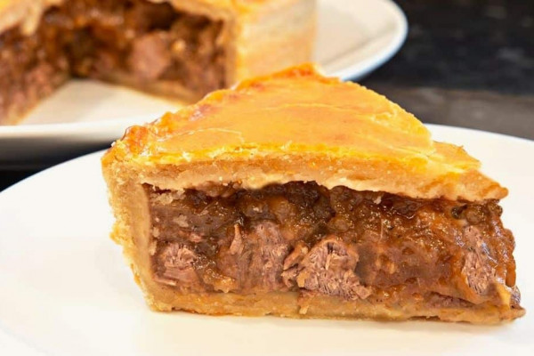 How To Make Classic Steak & Onion Pie