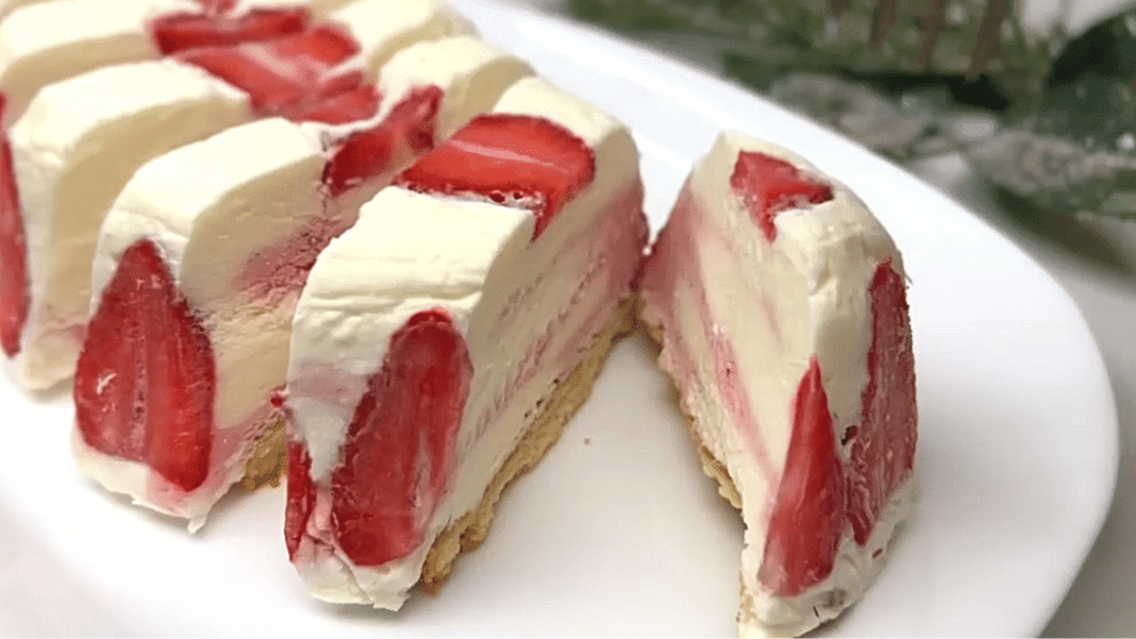3-Ingredient Homemade Strawberry Ice Cream