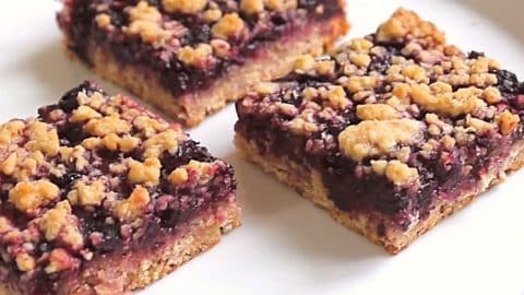 Blueberry Crumble Bars | DIY Joy Projects and Crafts Ideas