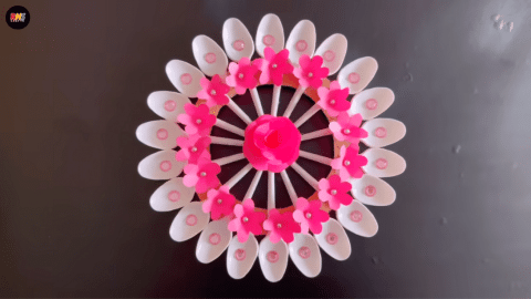 DIY Plastic Spoon Wall Craft | DIY Joy Projects and Crafts Ideas