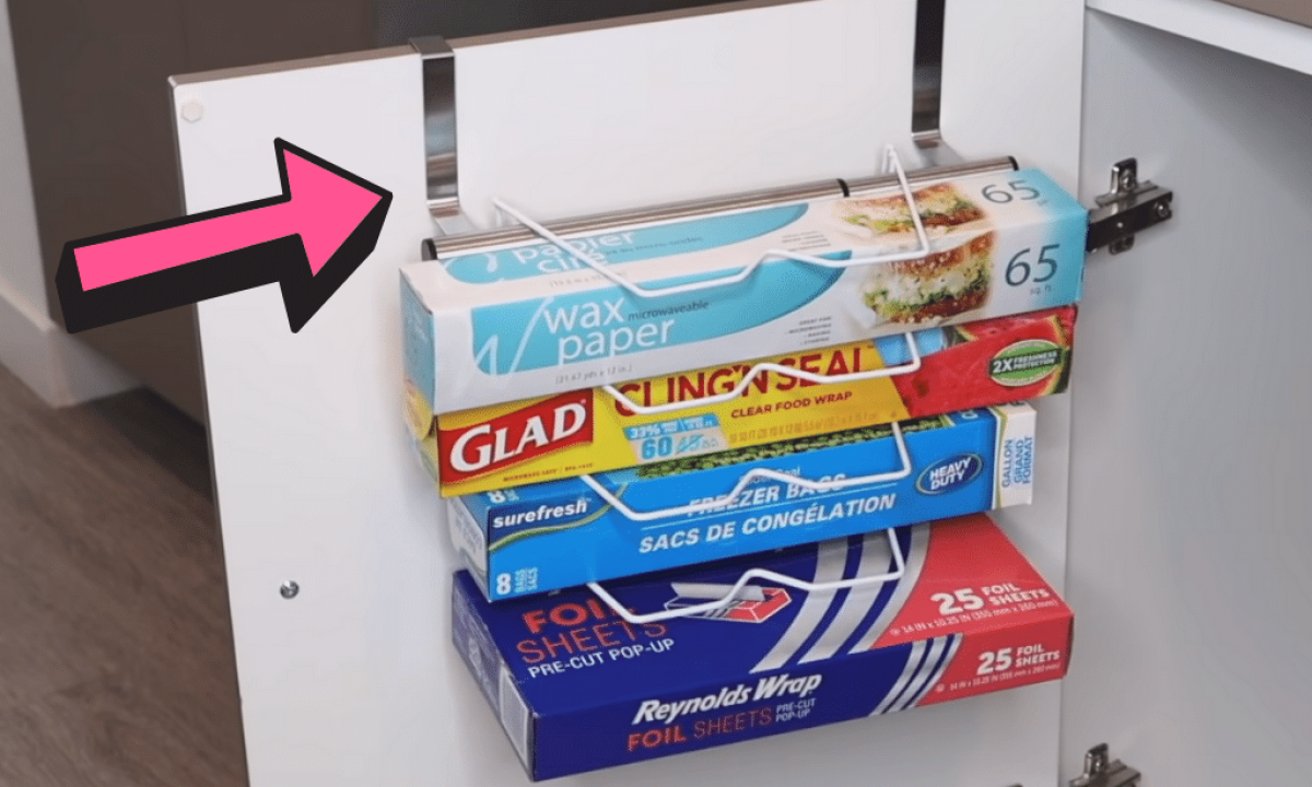 Kitchen Sink Towel Bar Organizing Hack