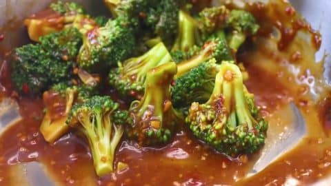 Easy To Make Broccoli In Garlic Sauce | DIY Joy Projects and Crafts Ideas