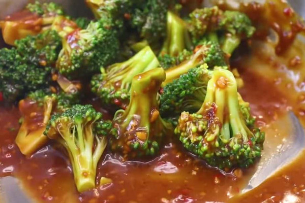 Easy To Make Broccoli In Garlic Sauce