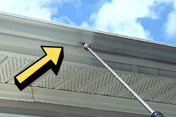 Gutter Whitening Using Dollar Store Chemical