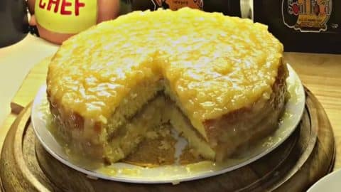 Old School Pineapple Layer Cake Recipe | DIY Joy Projects and Crafts Ideas