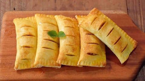 Ultimate Bread Apple Pie Recipe | DIY Joy Projects and Crafts Ideas