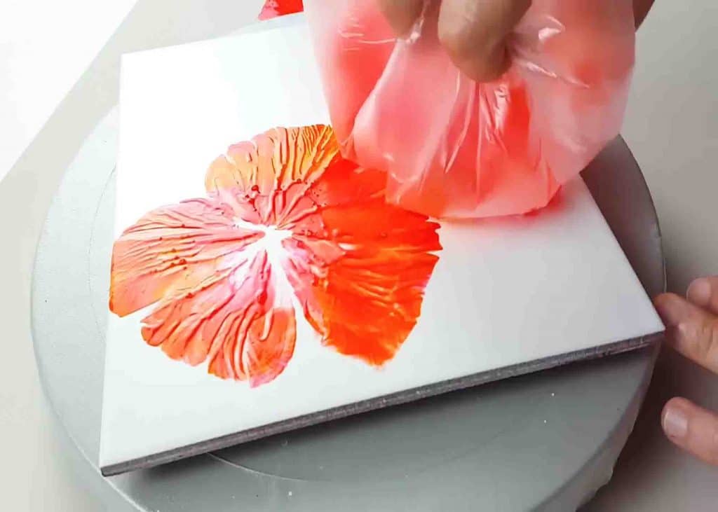 Plastic bag technique in painting flowers