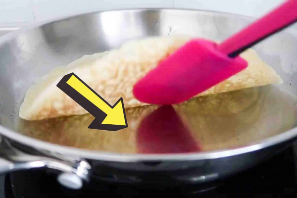 A trick on how to make a stainless steel pan into non-stick
