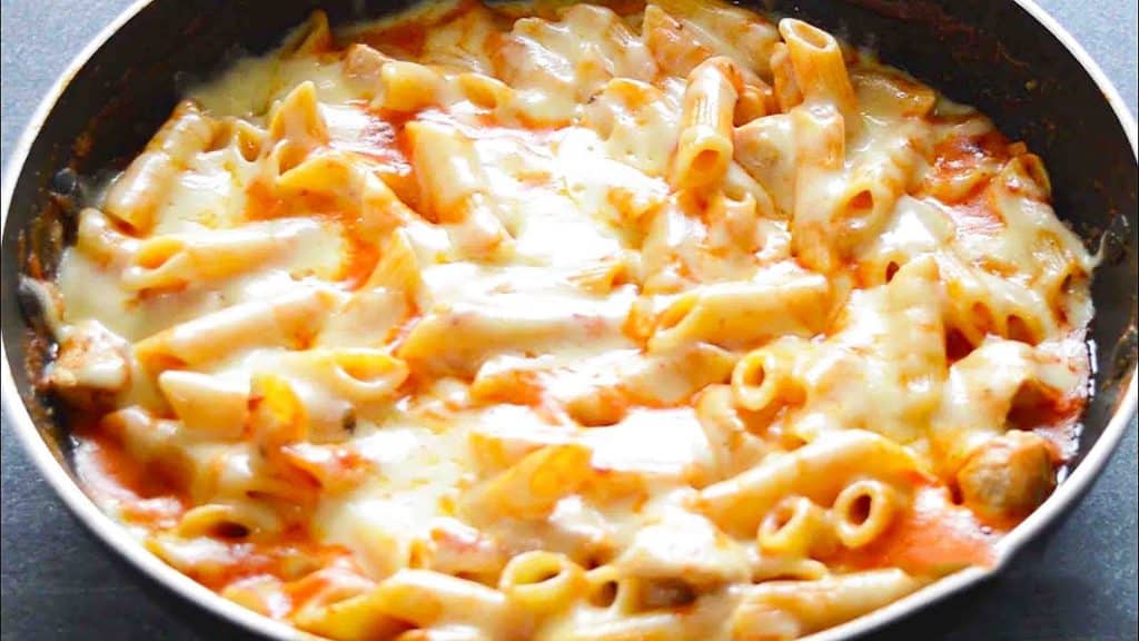 Easy one-pot cheesy chicken pasta recipe to cook