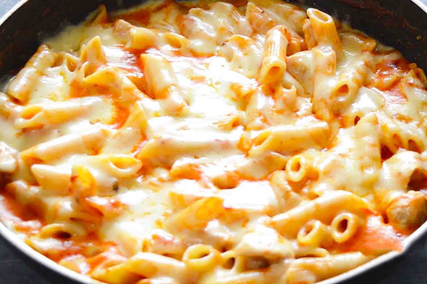 Easy one-pot cheesy chicken pasta recipe to cook
