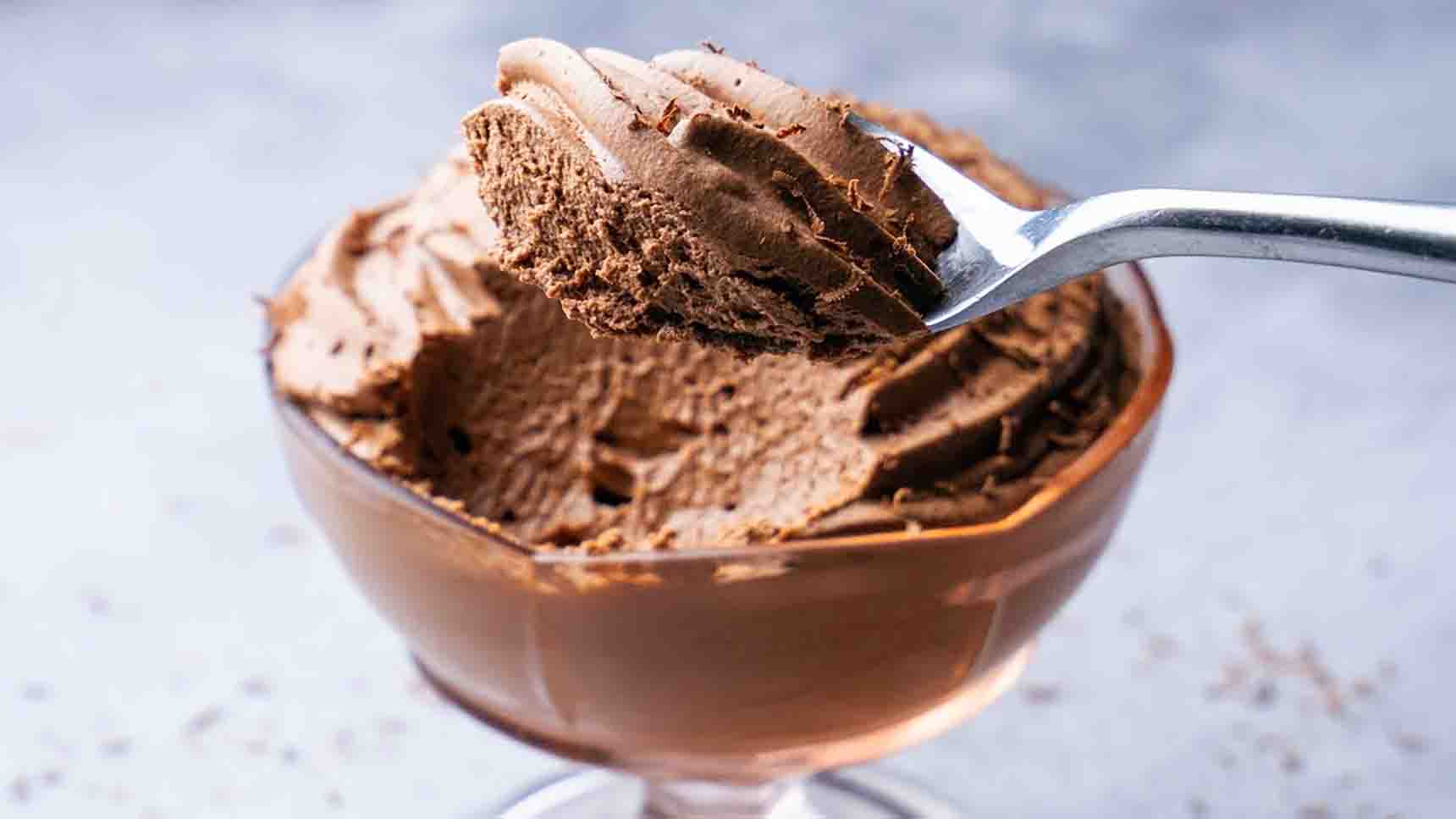 2-Ingredient Chocolate Mousse Recipe | DIY Joy Projects and Crafts Ideas