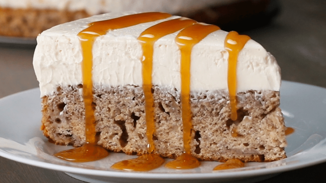 Banana Bread Bottom Cheesecake | DIY Joy Projects and Crafts Ideas