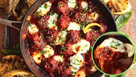 Easy-To-Make Cheesy Skillet Meatballs | DIY Joy Projects and Crafts Ideas