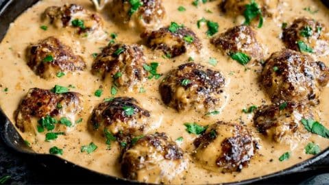 How to Make the Best Swedish Meatballs | DIY Joy Projects and Crafts Ideas